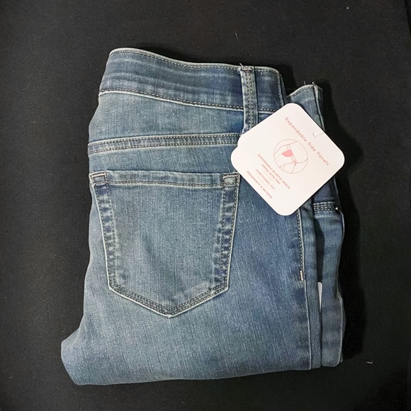 High rise maternity jeggings with side panels - Picture 6 of 7